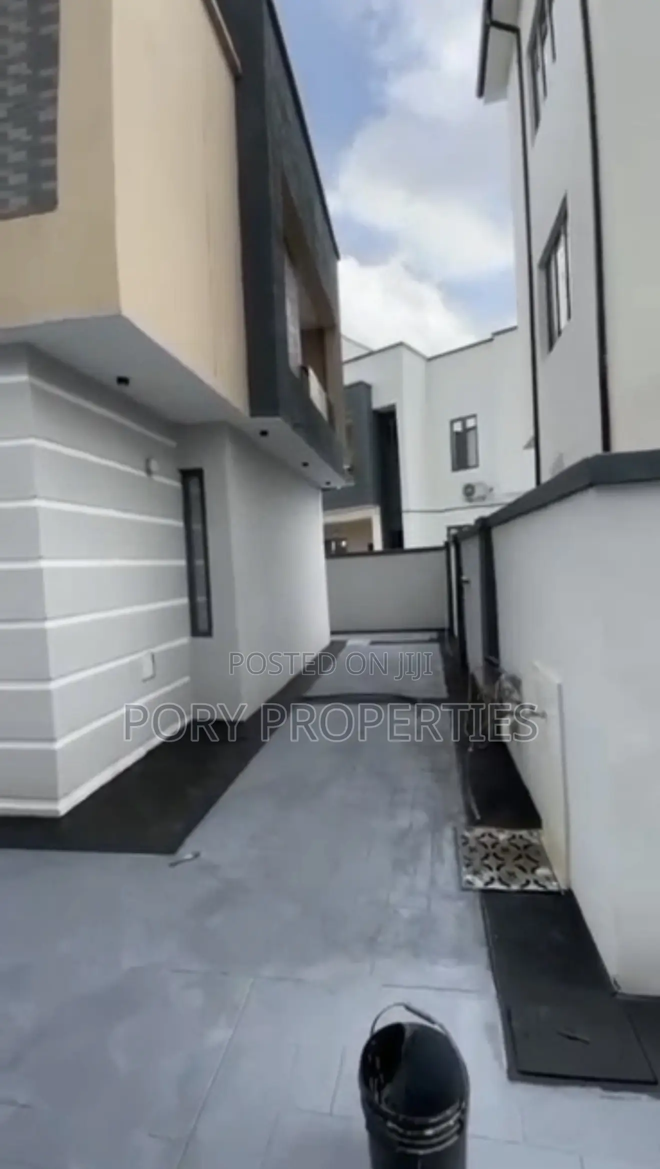 Furnished 4bdrm House in Omole Estate for sale