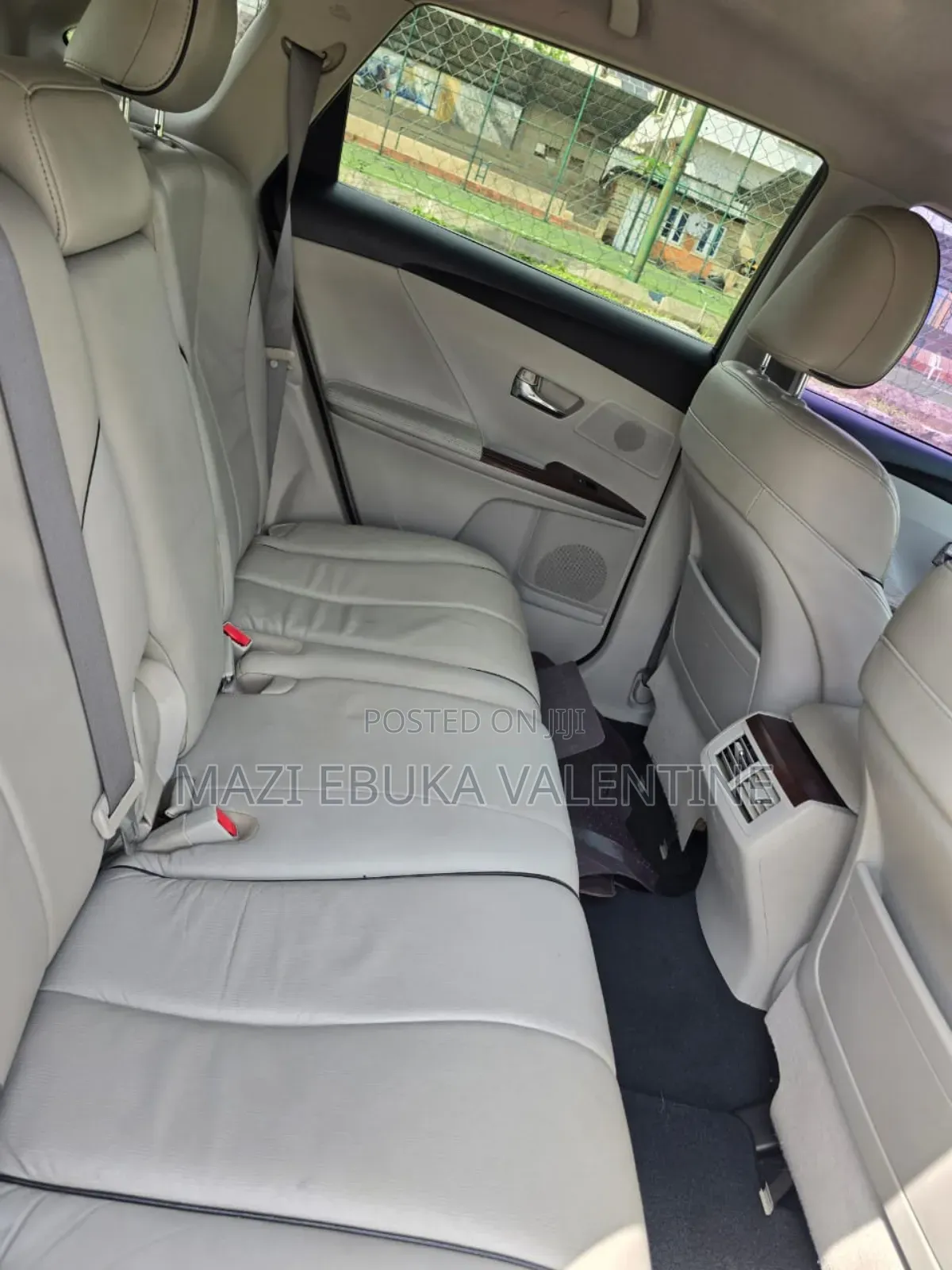 Toyota Venza 2010 Silver