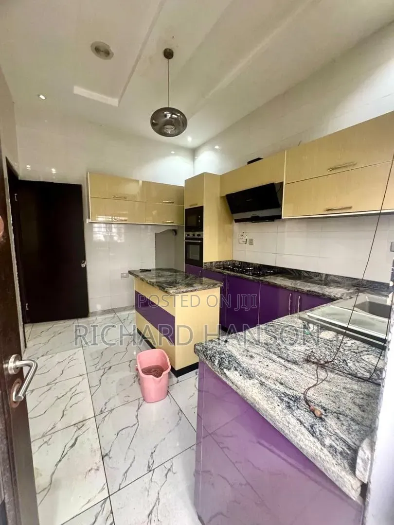1bdrm Shared Apartment in Not-Mini-Flat for rent