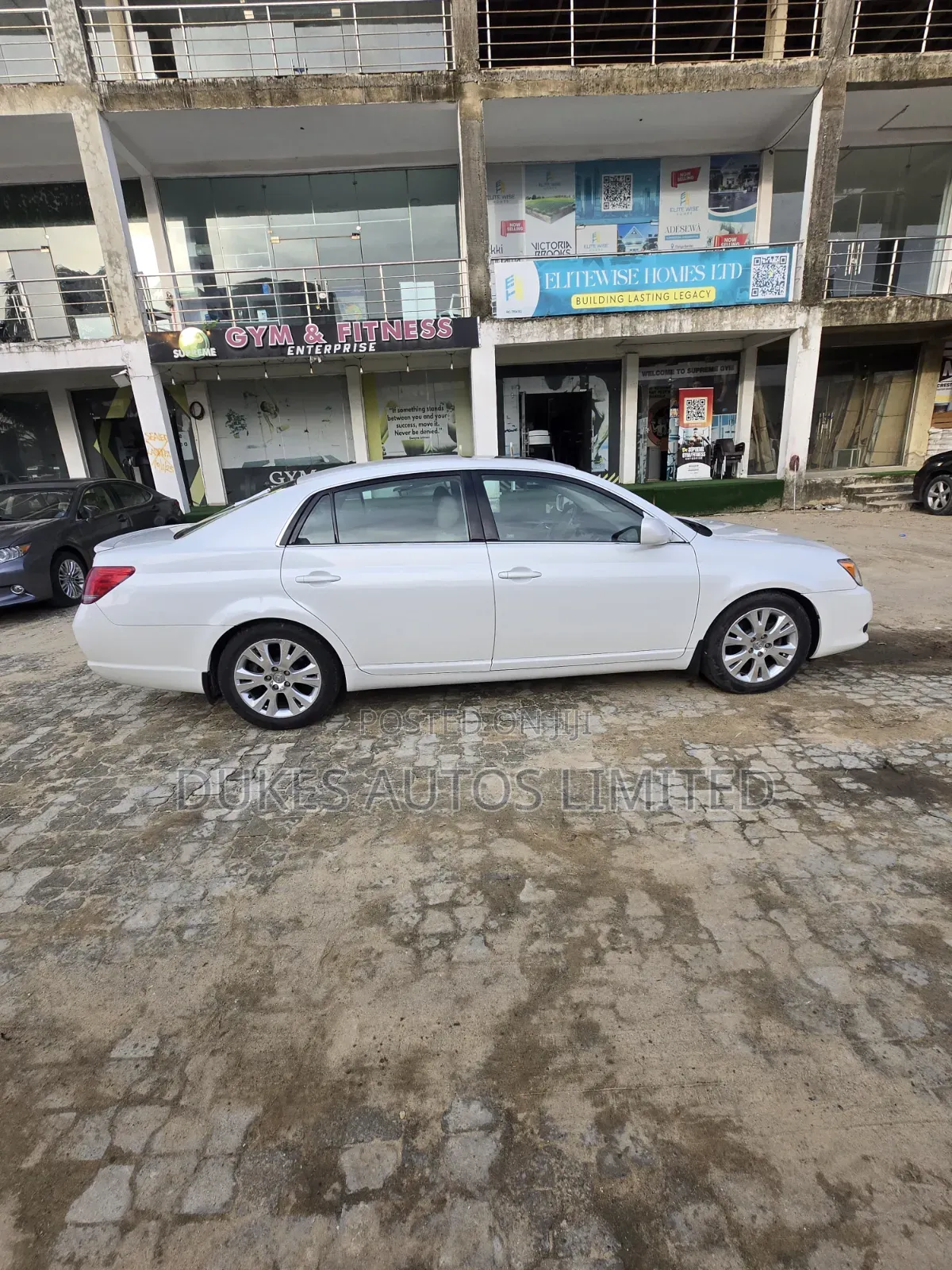 Toyota Avalon 2008 White