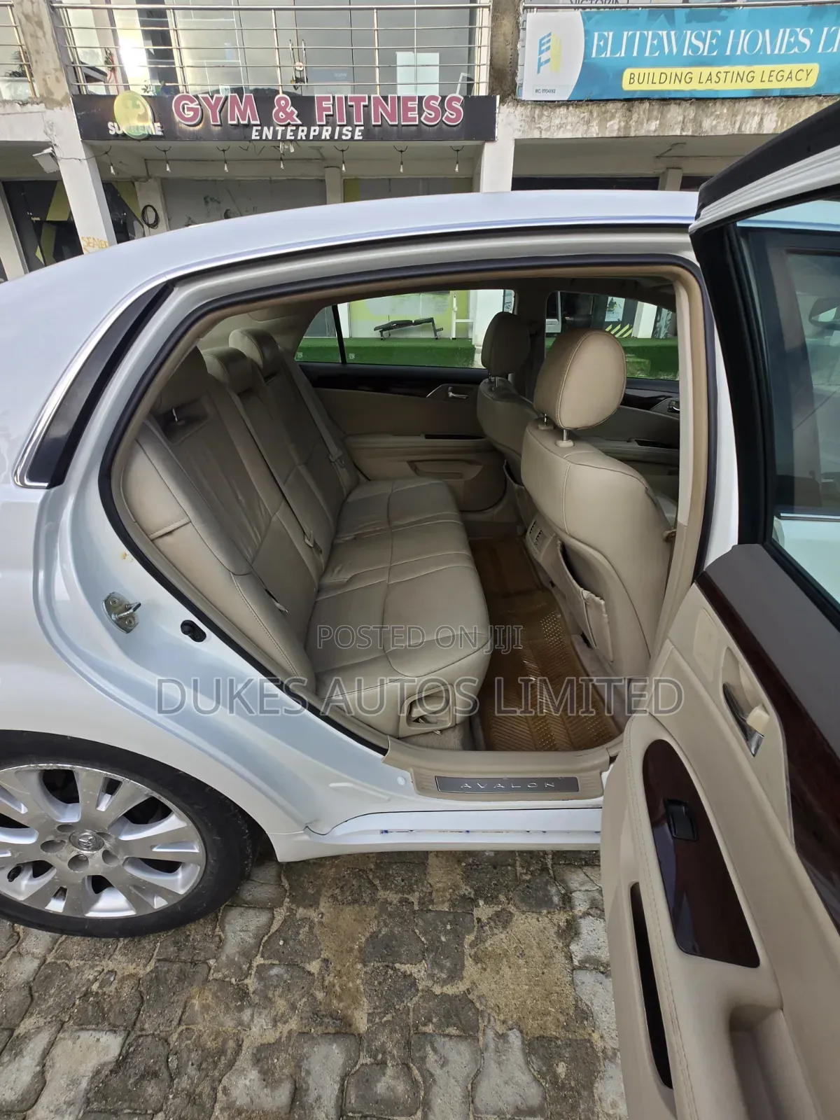 Toyota Avalon 2008 White