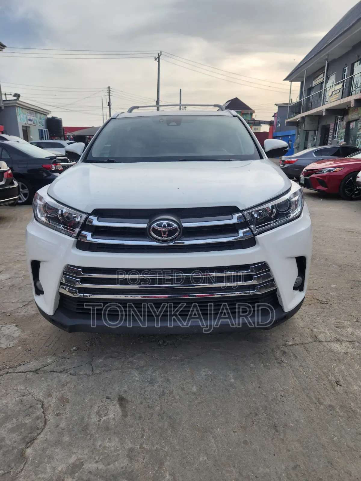 Toyota Highlander XLE 4x4 V6 (3.5L 6cyl 8A) 2018 White