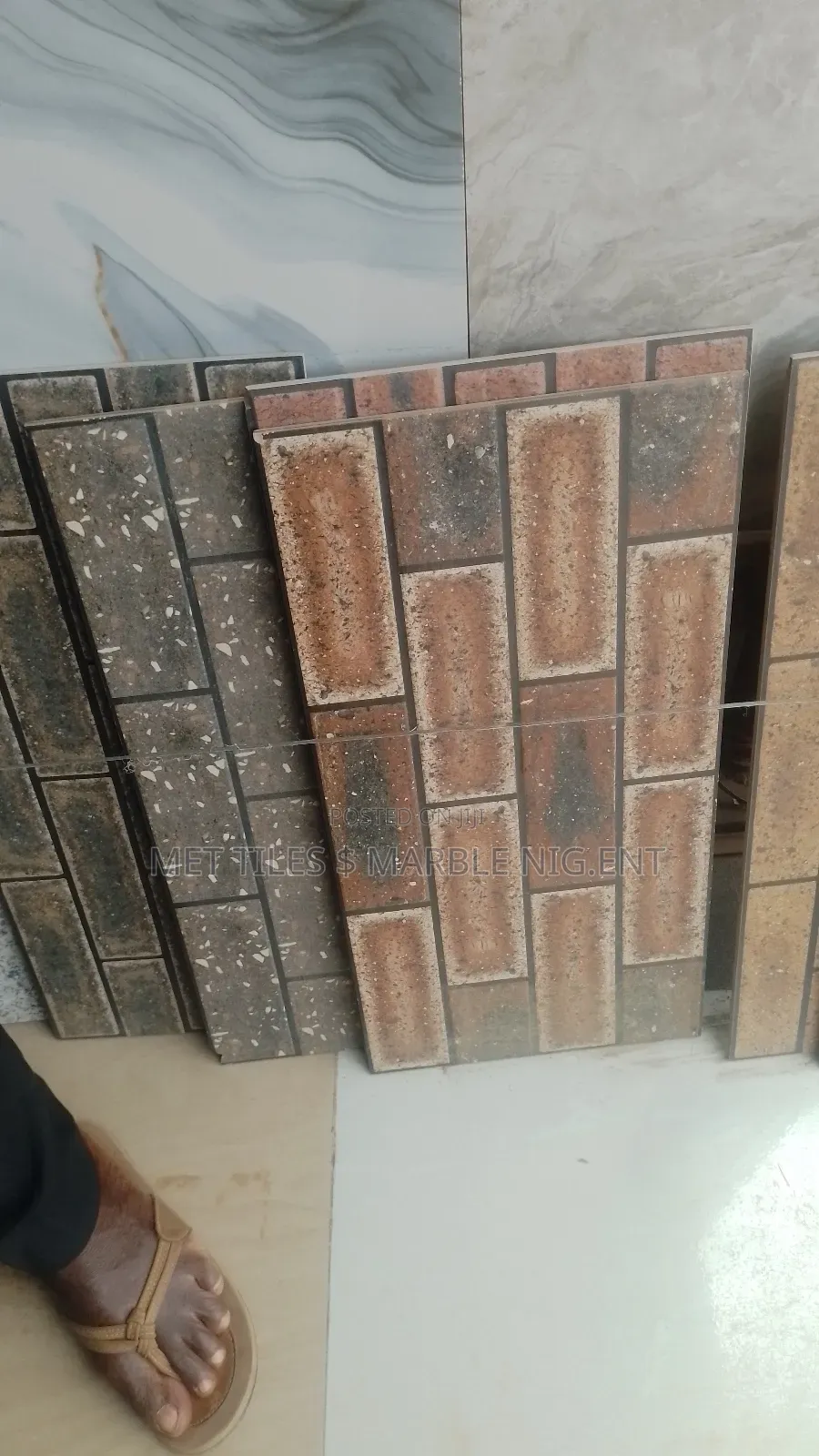 Tiles Crack Wall