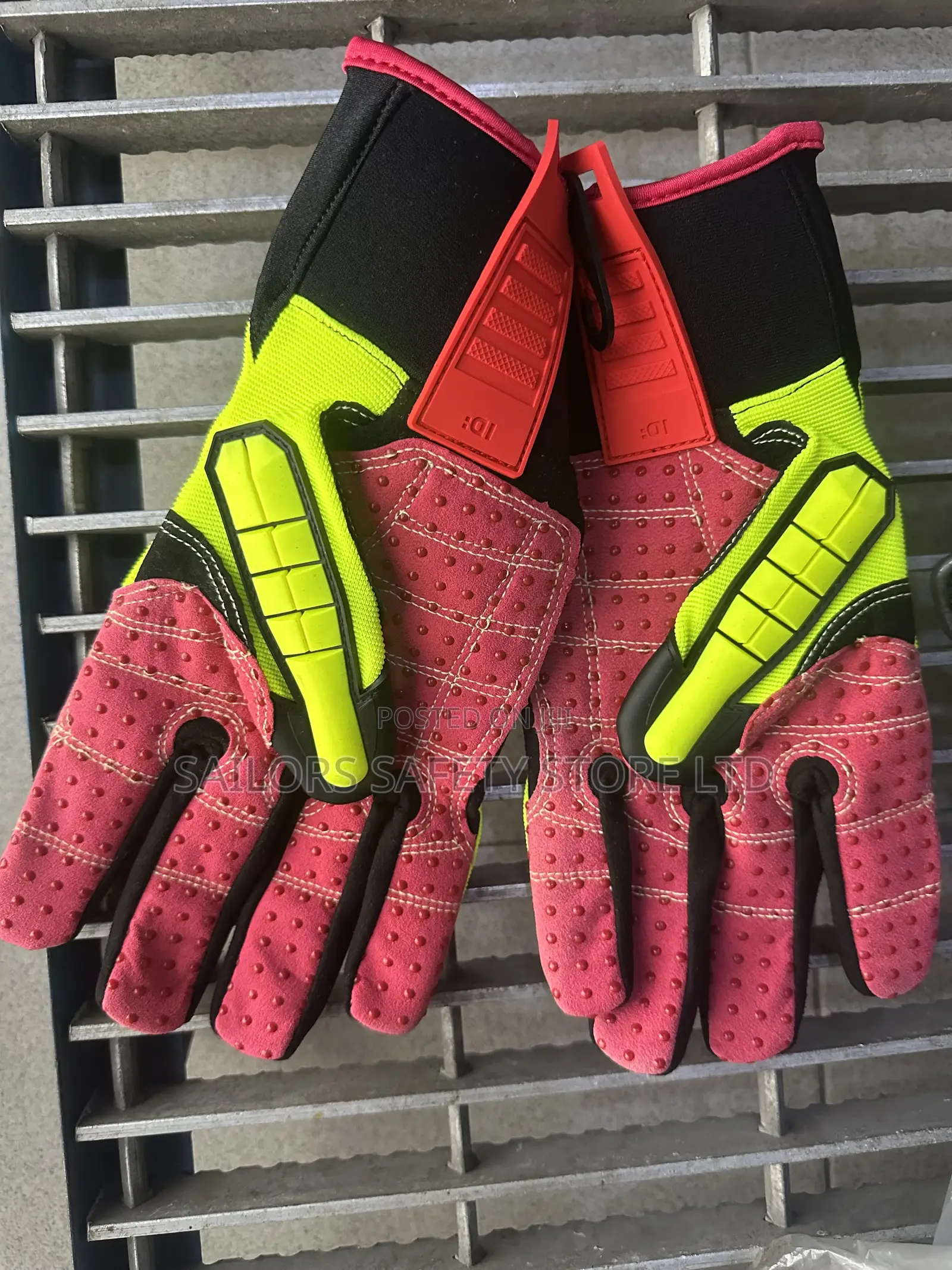 Rigers Gloves