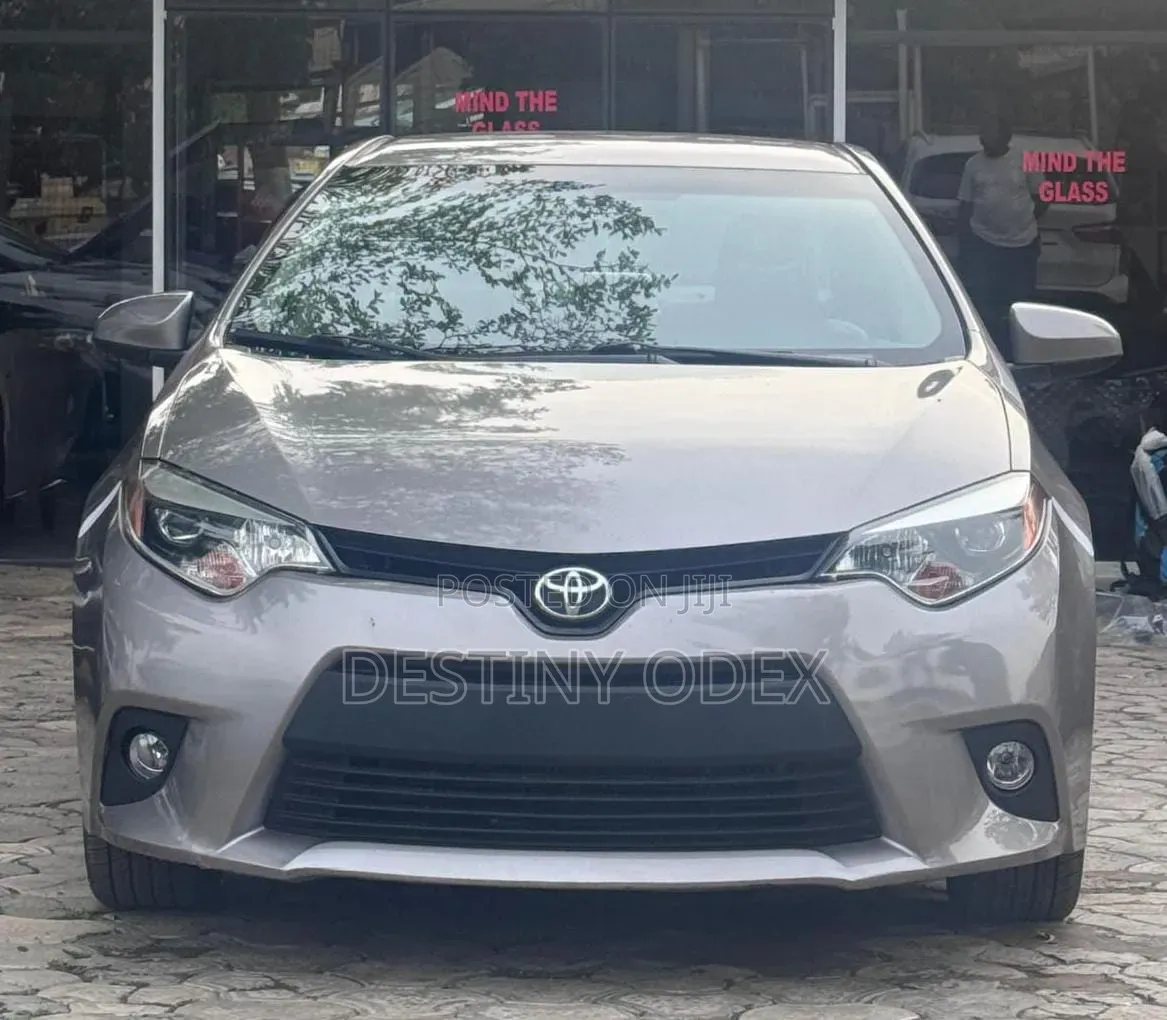 Toyota Corolla LE 4dr Sedan (1.8L 4cyl CVT) 2015 Beige