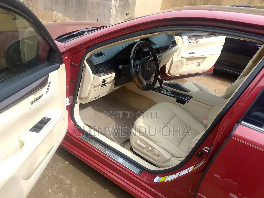 Lexus ES 2012 Red