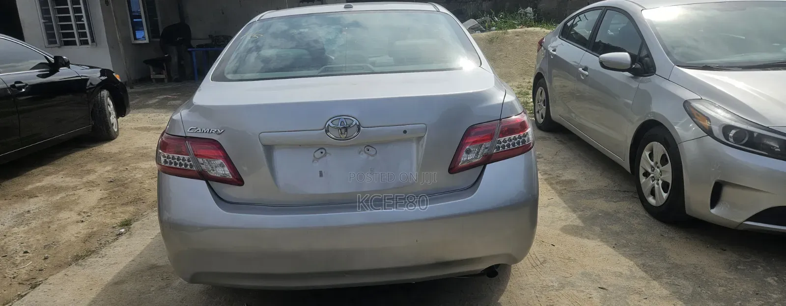 Toyota Camry Base 4dr Sedan (2.5L 4cyl 6M) 2010 Silver