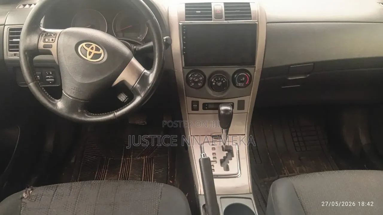 Toyota Corolla 2010 Gray
