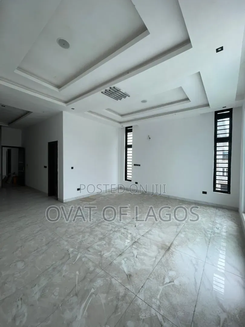 5bdrm Duplex in Osapa london for sale