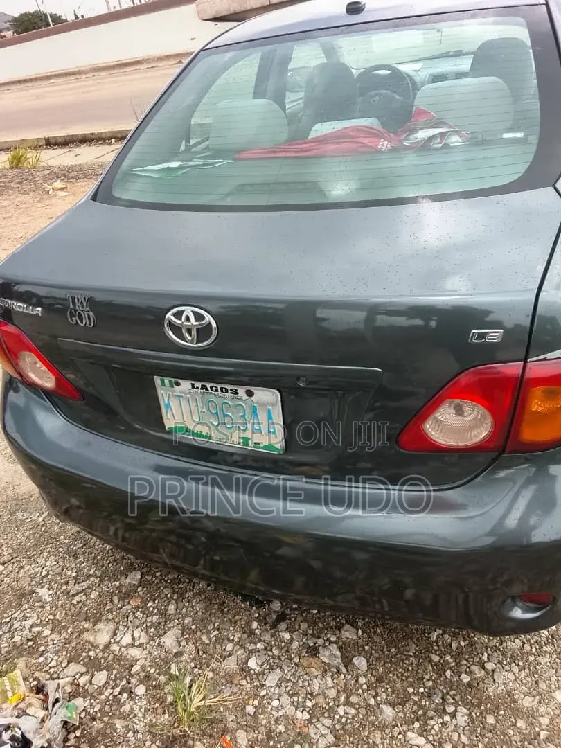 Toyota Corolla 2010 Gray