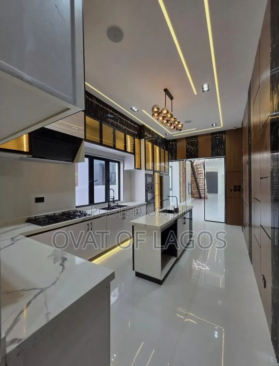 5bdrm Duplex in Ikota for sale