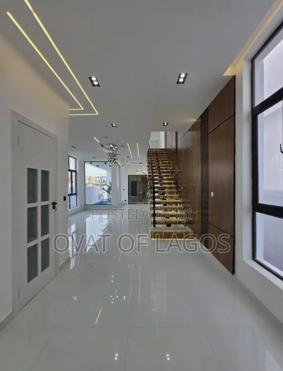 5bdrm Duplex in Ikota for sale