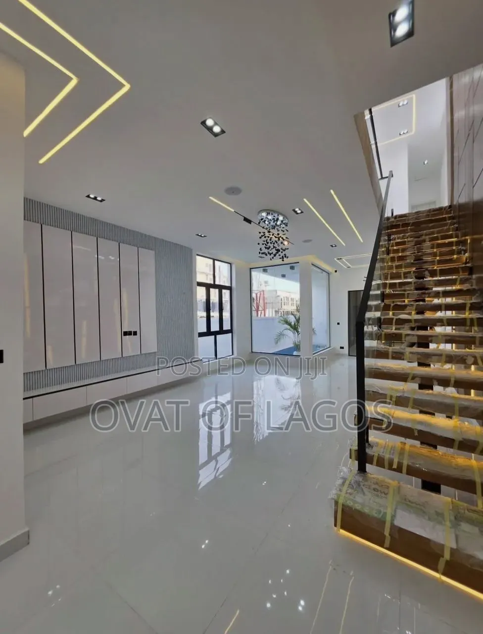 5bdrm Duplex in Ikota for sale