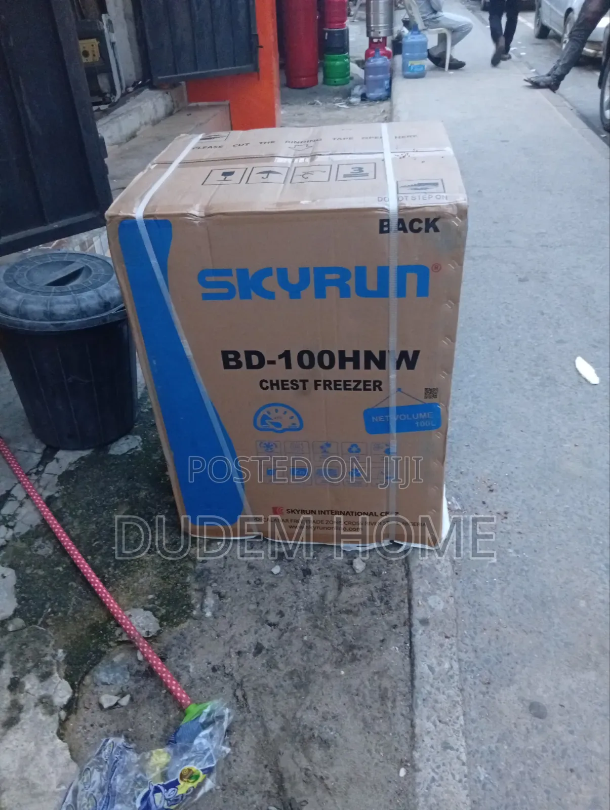Skyrun Chest Freezer 100 Litres 2fit