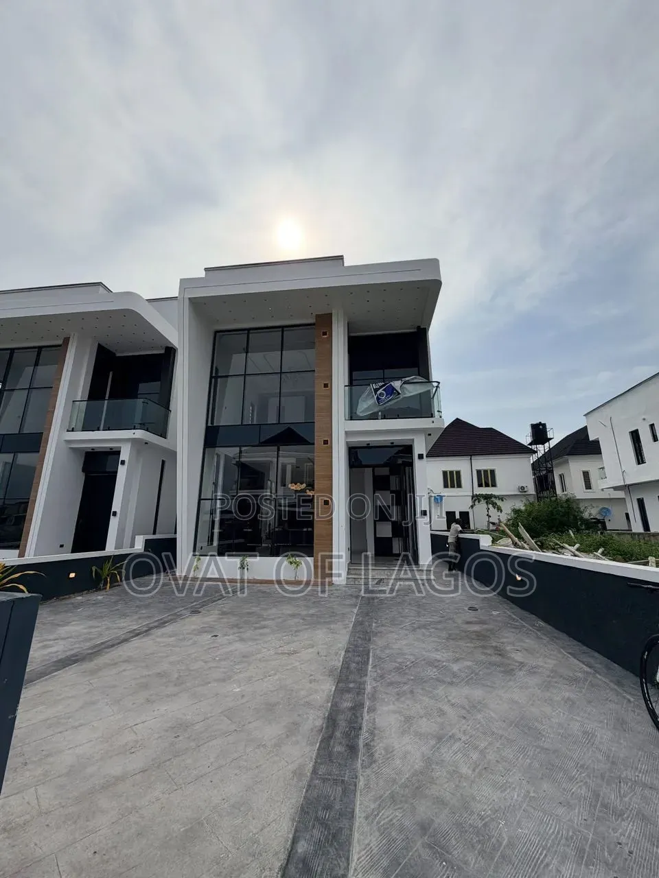 5bdrm Duplex in Megamound Estate, Lekki Phase 1 for sale