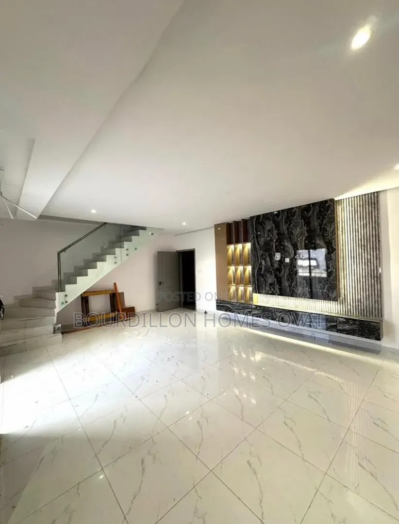 2bdrm Maisonette in Freedomway Lekki for rent
