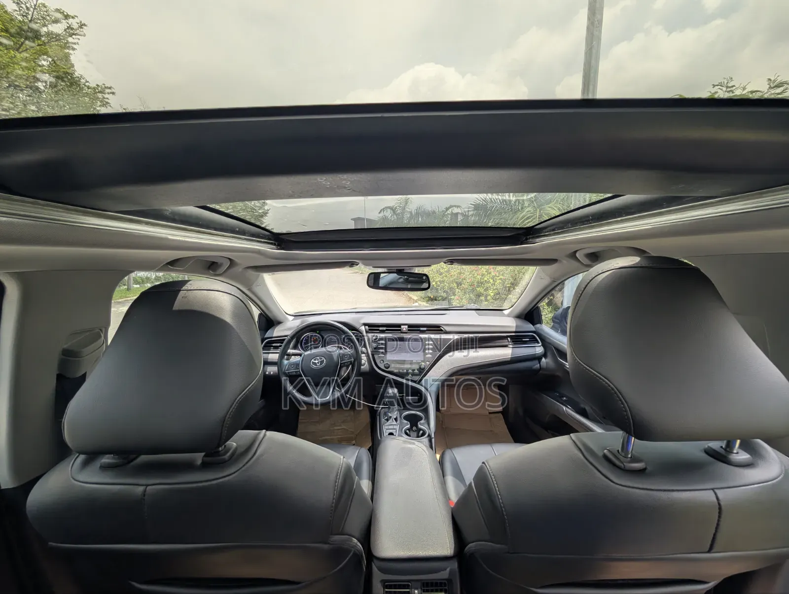 Toyota Camry XLE FWD 2020 Gray