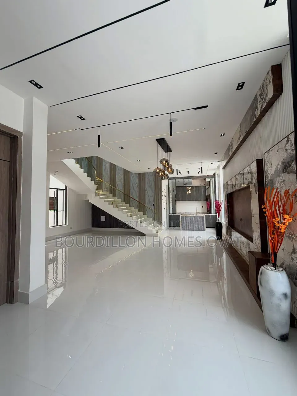 4bdrm Duplex in Chevron Toll Gate for sale