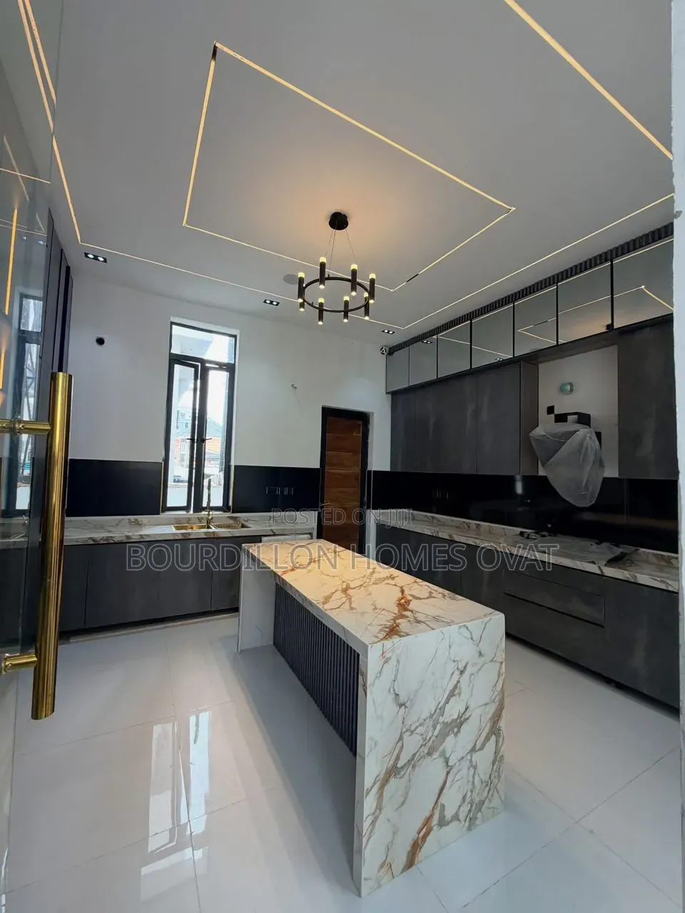 4bdrm Duplex in Chevron Toll Gate for sale