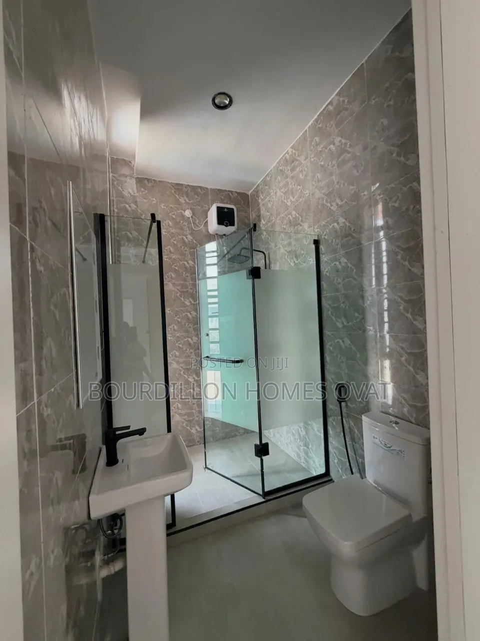 2bdrm Apartment in Ologolo Lekki Lagos for sale