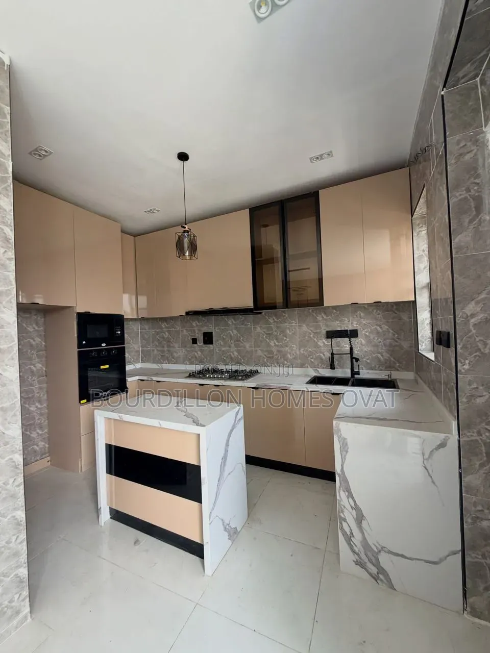 2bdrm Apartment in Ologolo Lekki Lagos for sale