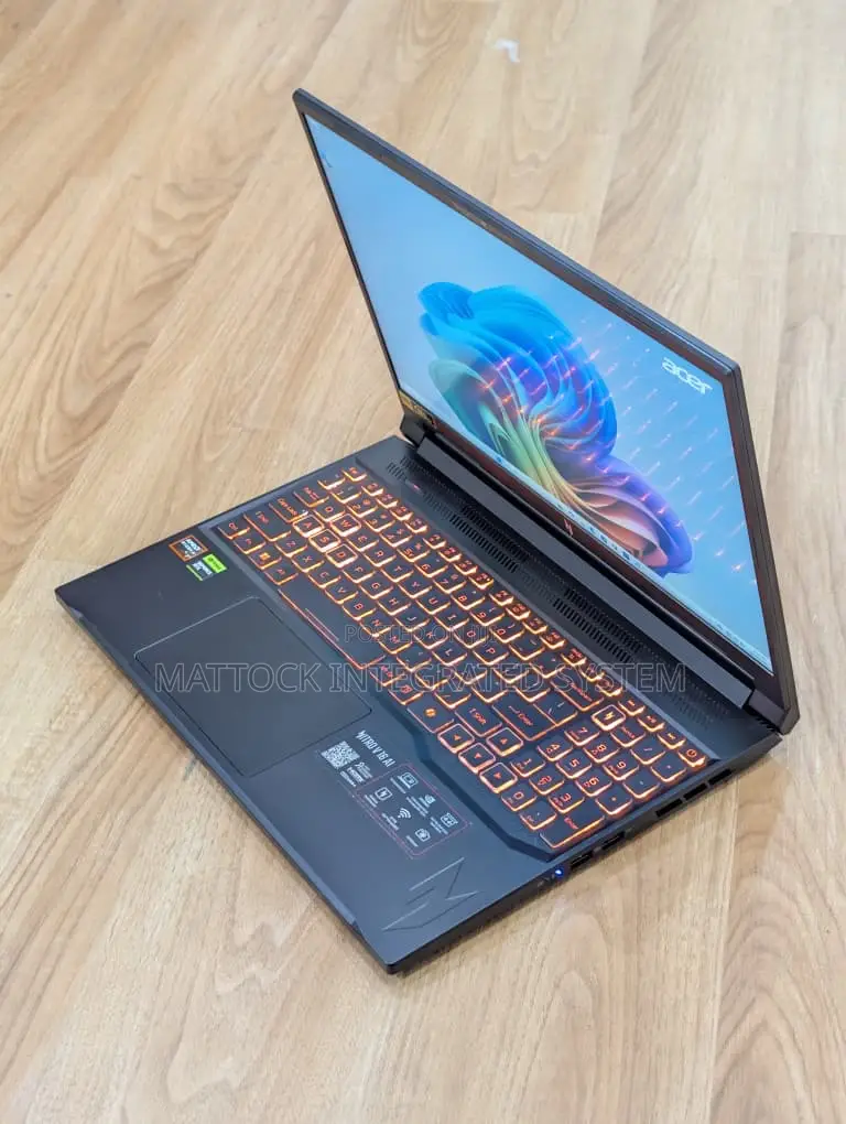 Laptop Acer Nitro 17 16GB AMD Ryzen 7 SSD 1T