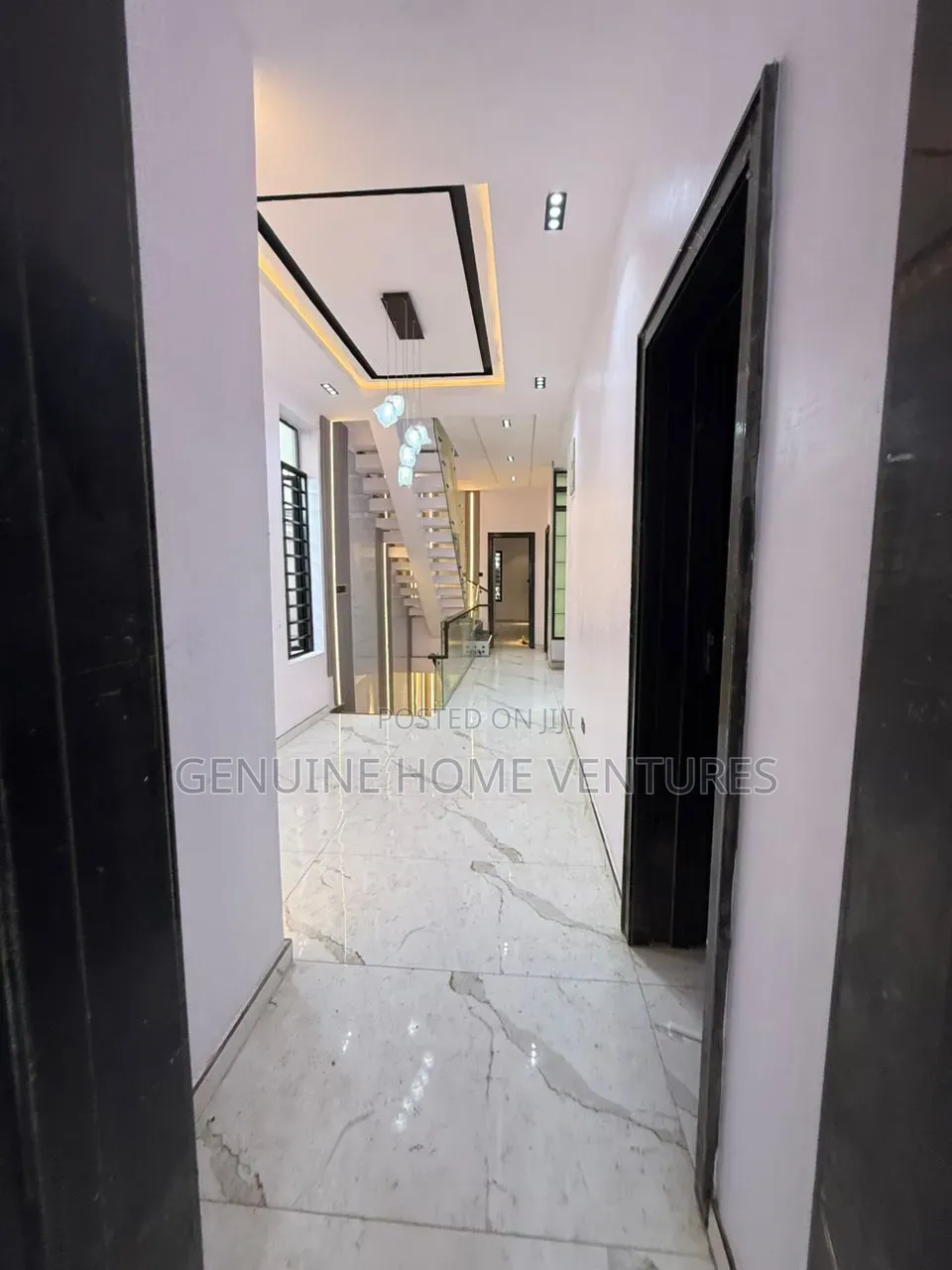5bdrm Duplex in Orchid, Chevron for sale
