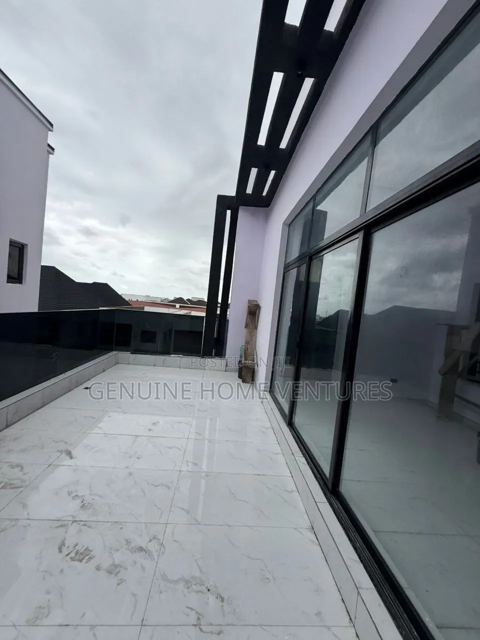 5bdrm Duplex in Orchid, Chevron for sale