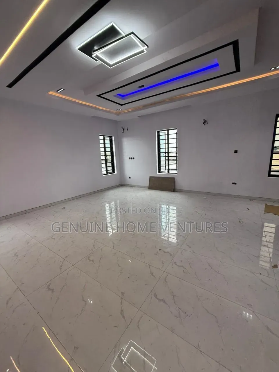 5bdrm Duplex in Orchid, Chevron for sale