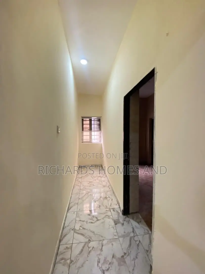 3bdrm Apartment in Osapa london for rent