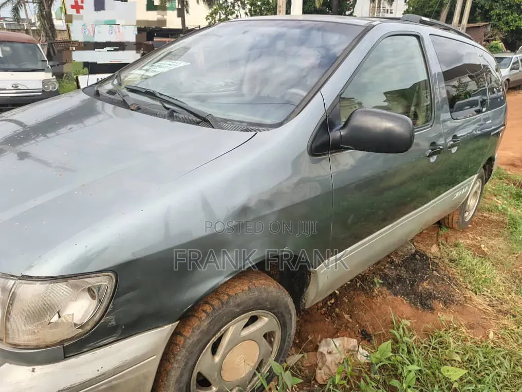 Toyota Sienna 2001 Beige