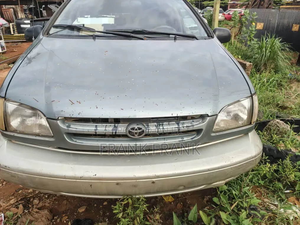 Toyota Sienna 2001 Beige