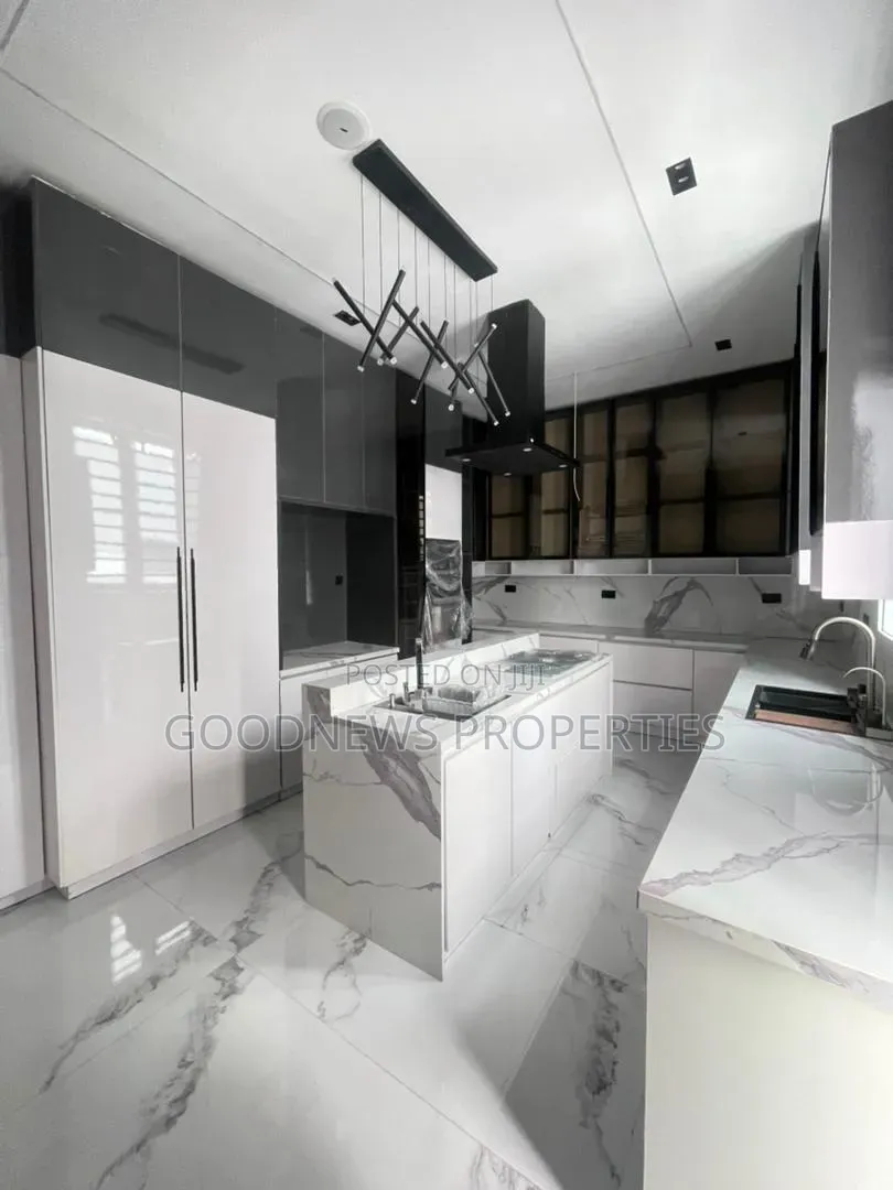 4bdrm Duplex in Ikota, Lekki for sale