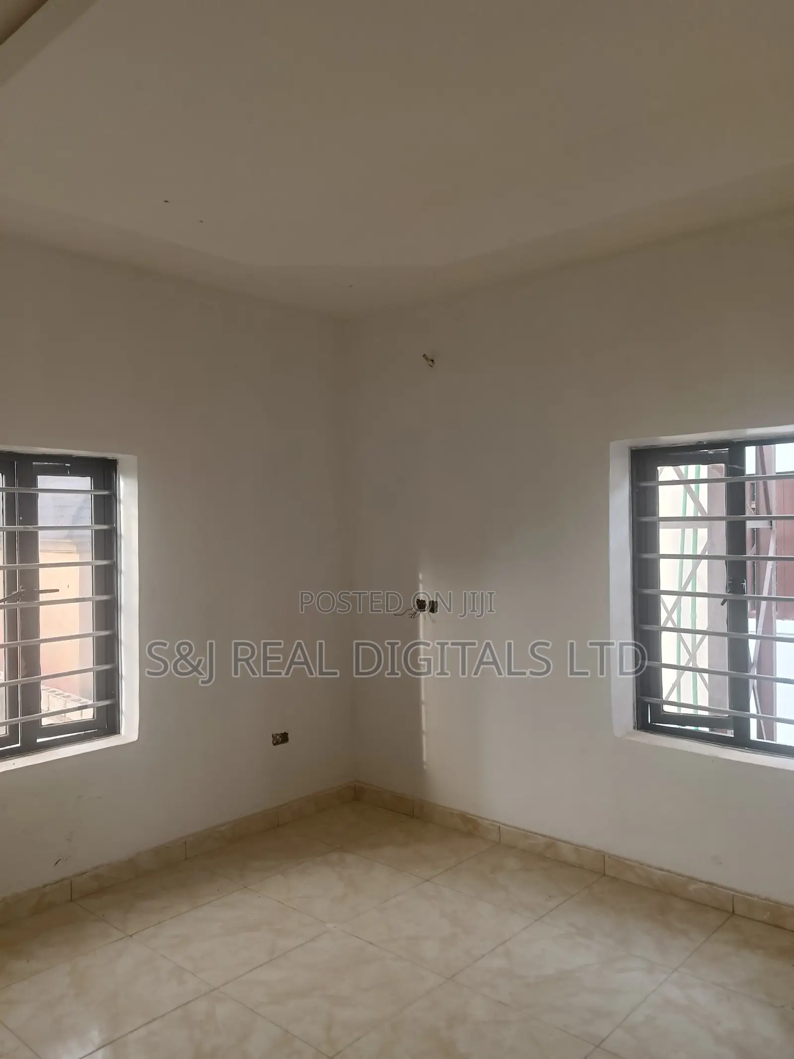 8bdrm Block of Flats in Kubwa for sale