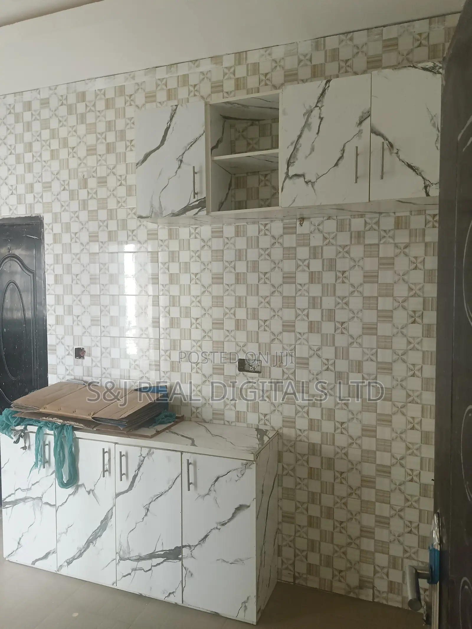 8bdrm Block of Flats in Kubwa for sale