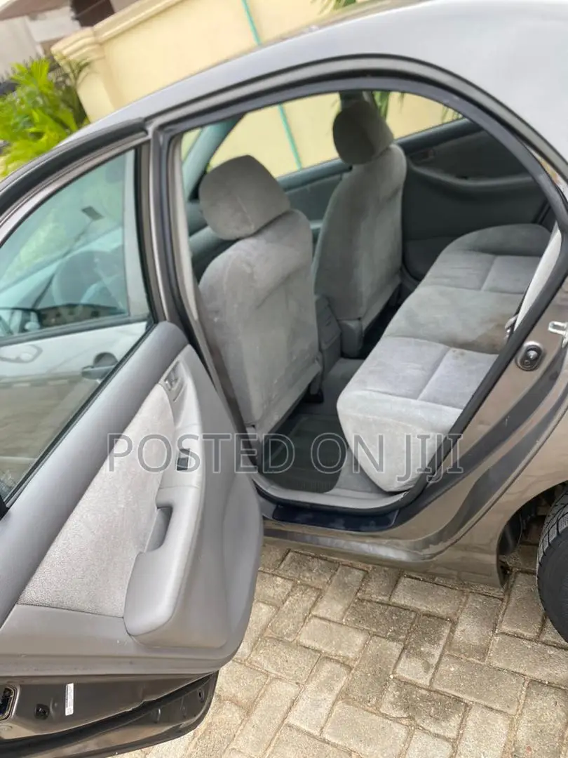 Toyota Corolla LE 2004 Gray