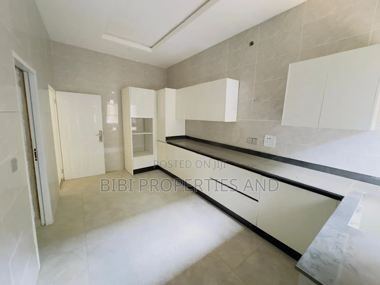 4bdrm Townhouse/Terrace in Life Camp for sale
