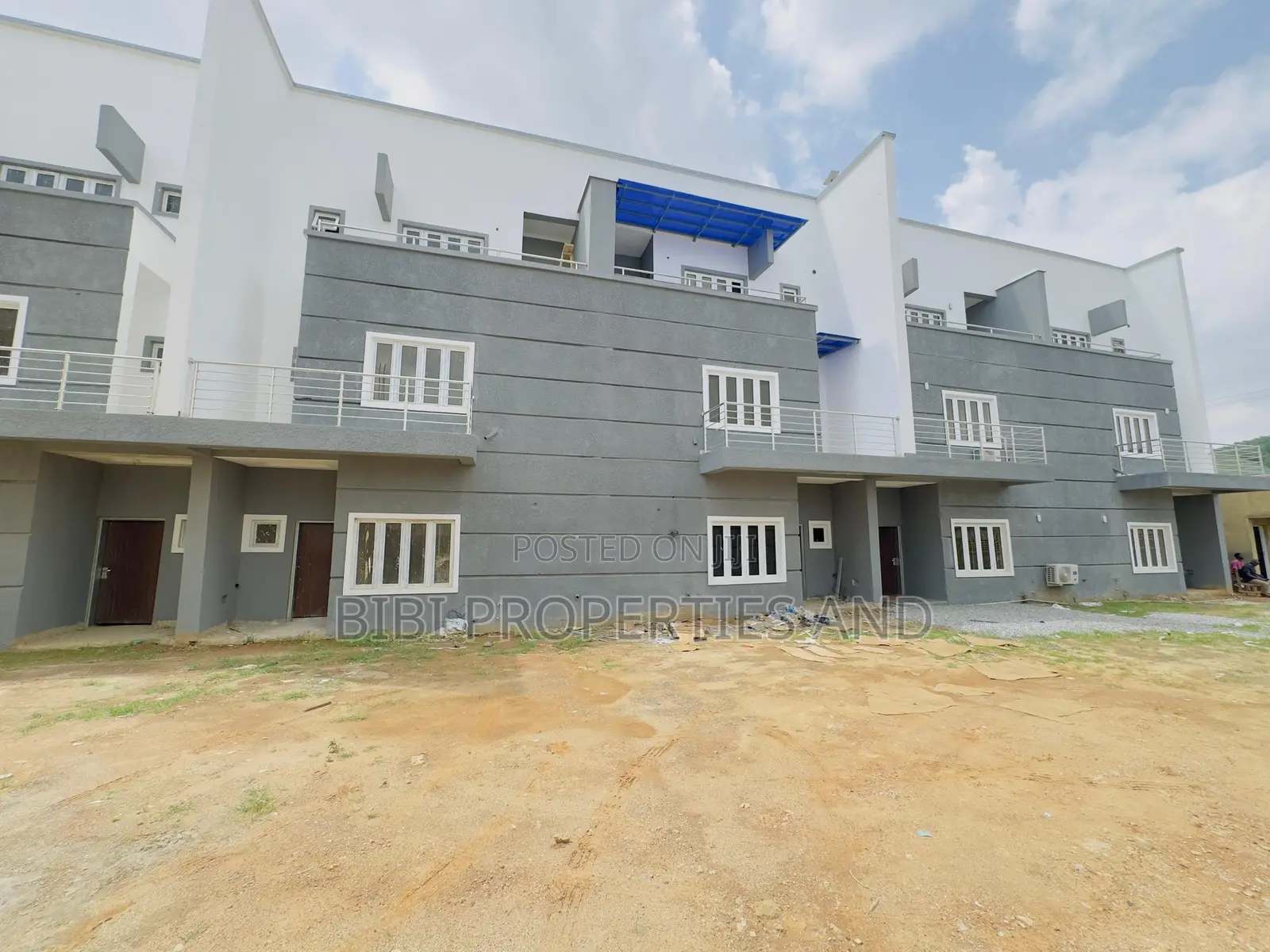 4bdrm Townhouse/Terrace in Life Camp for sale