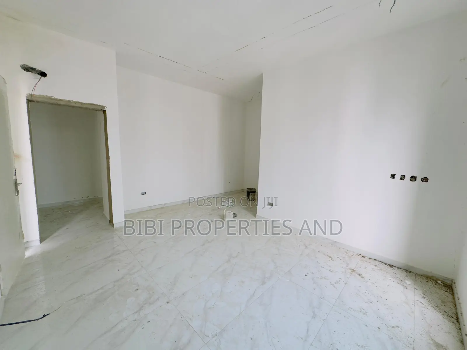 4bdrm Townhouse/Terrace in Utako for sale