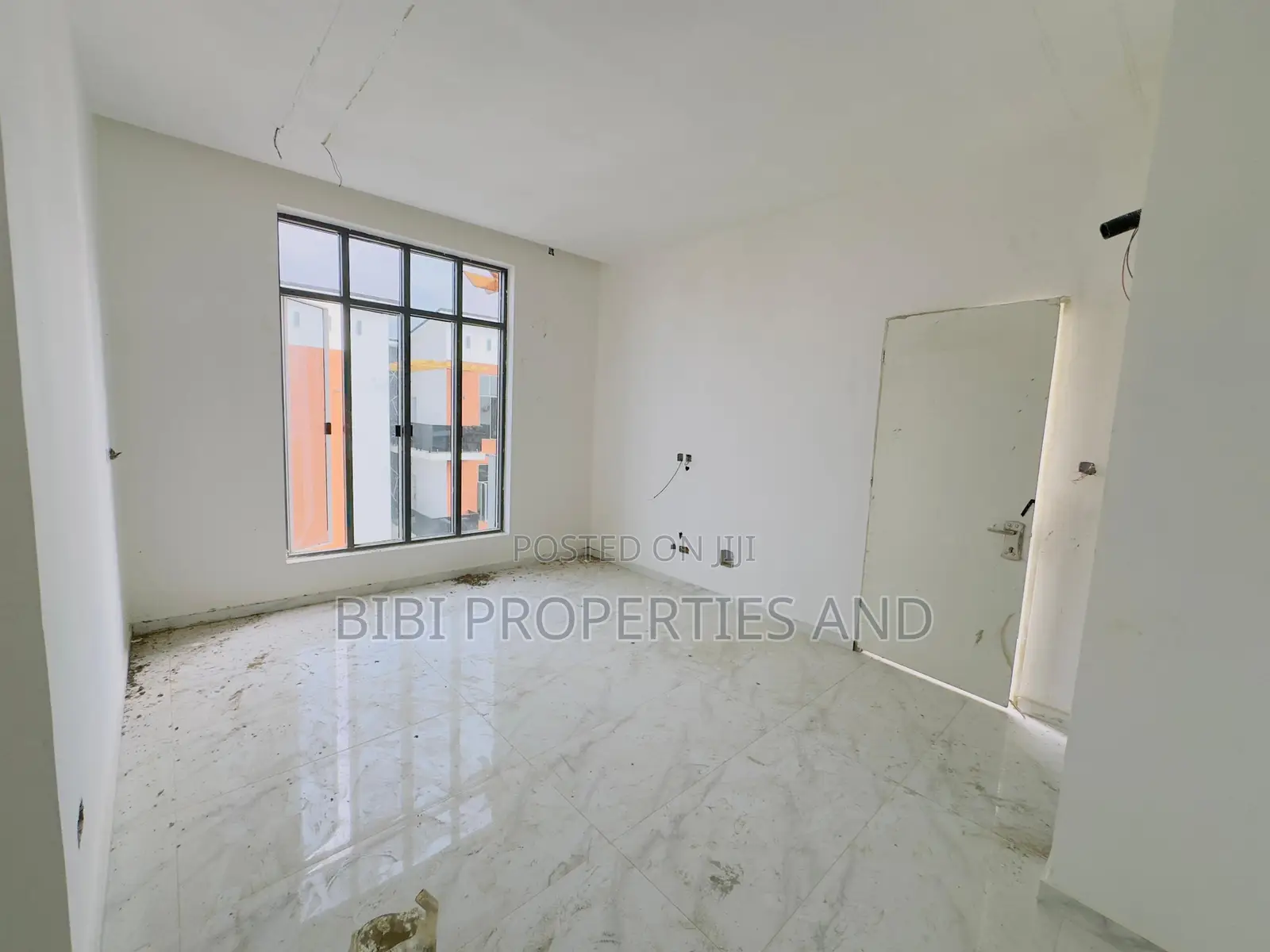 4bdrm Townhouse/Terrace in Utako for sale