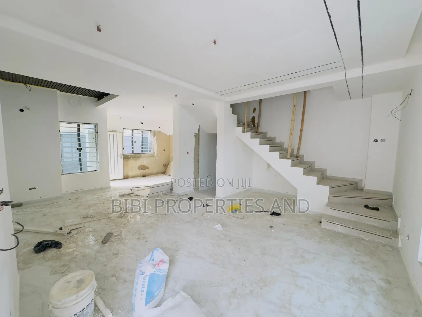 4bdrm Townhouse/Terrace in Utako for sale