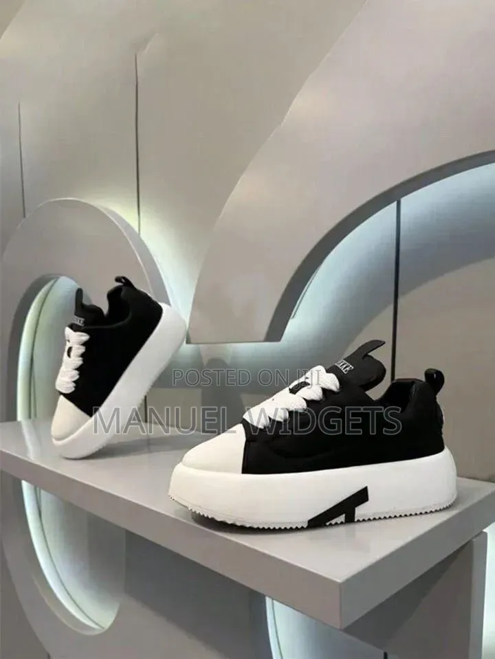 Ajekke Trending Drip White Sneakers – Premium Quality