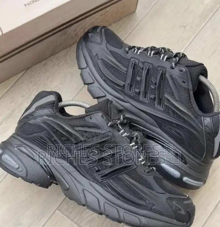 Pharell Williams X Adidas Adistar Jelly Fish SNKRS