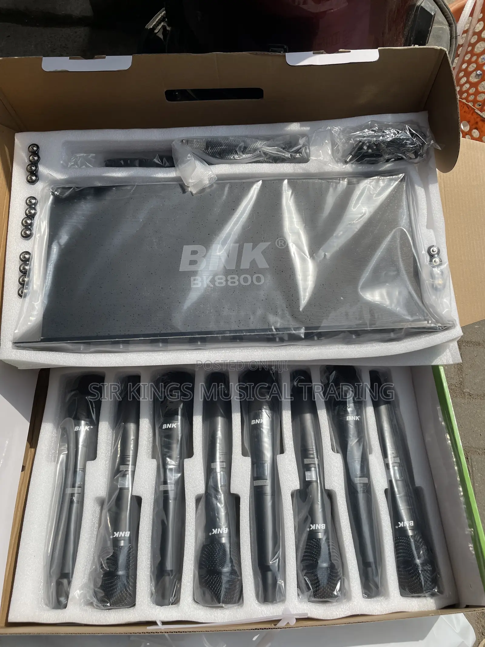 BNK Bk8800 Professional 8 in 1 Wireless Microphone