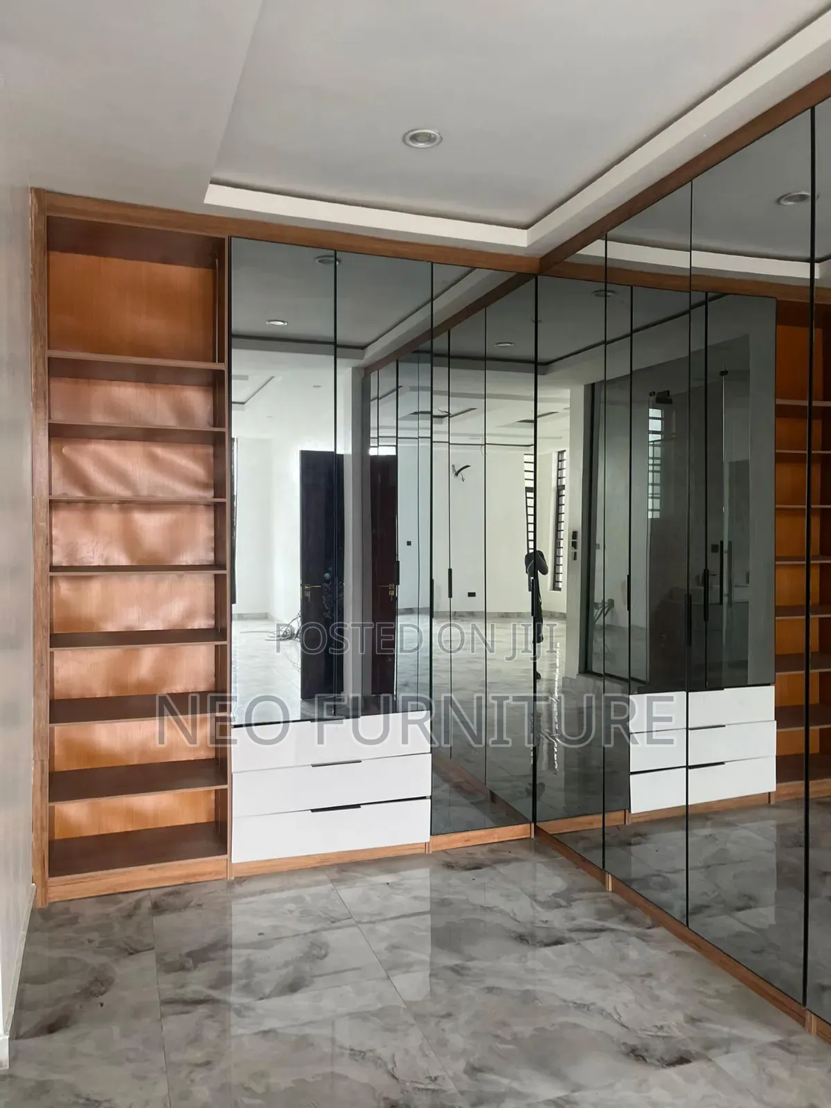 Glass Door Wardrobe Walk in Closet