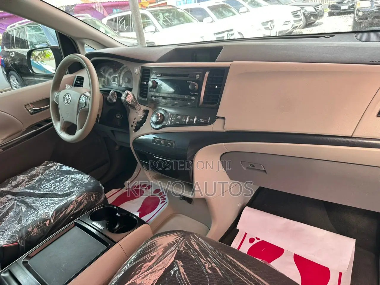 Toyota Sienna 2010 Maroon