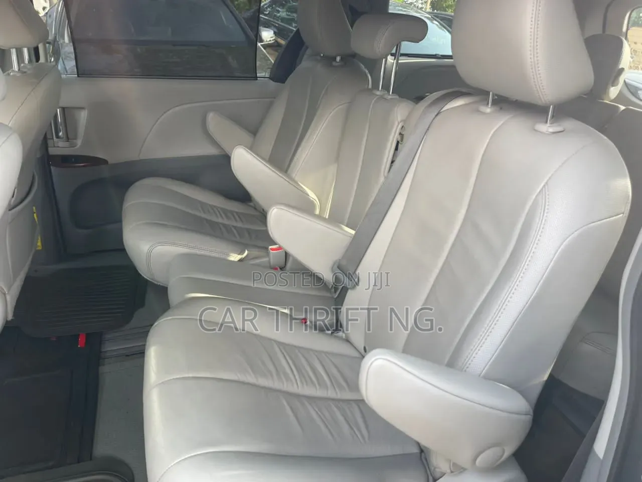 Toyota Sienna 2014 Silver