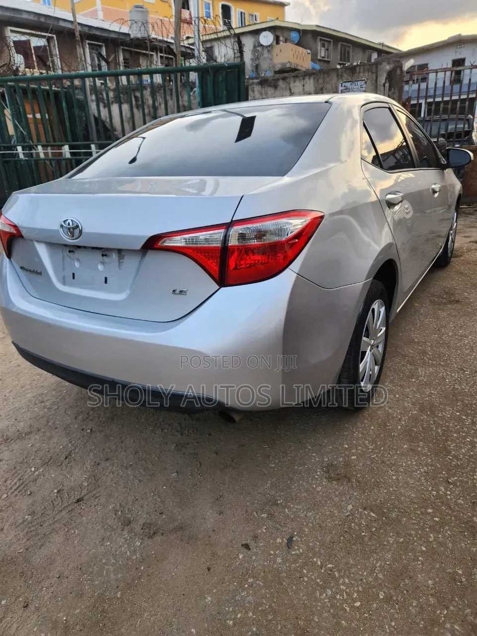 Toyota Corolla L 4dr Sedan (1.8L 4cyl 6M) 2015 Silver