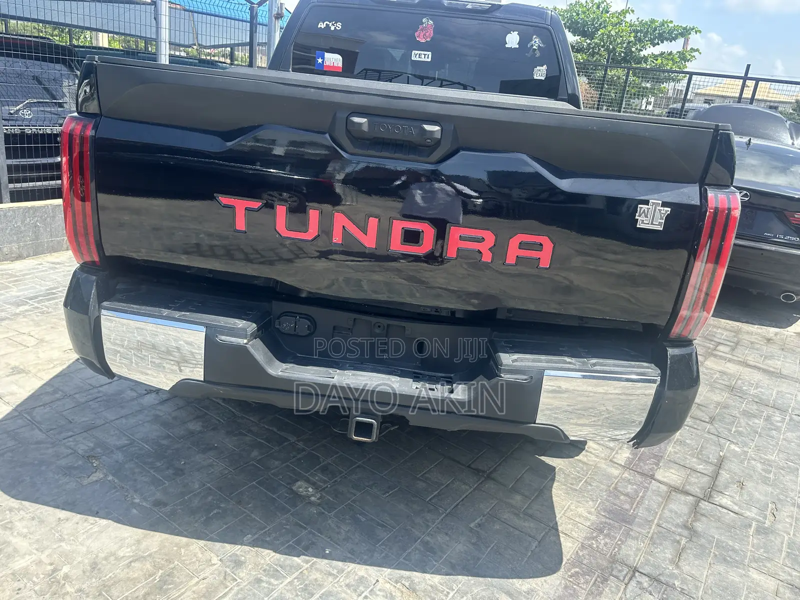 Toyota Tundra 2022 Black