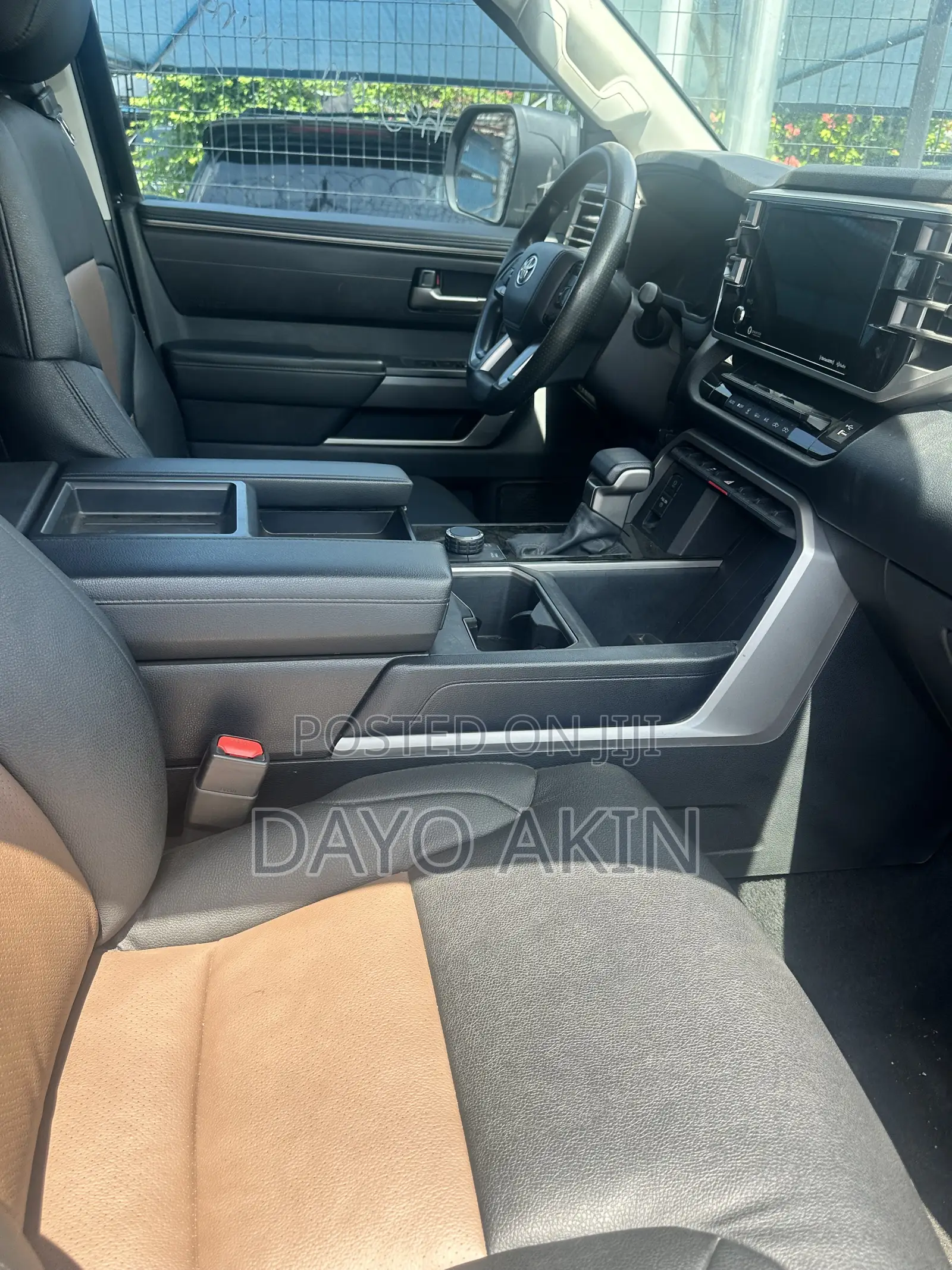 Toyota Tundra 2022 Black